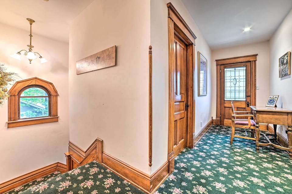 2nd-Floor Landing