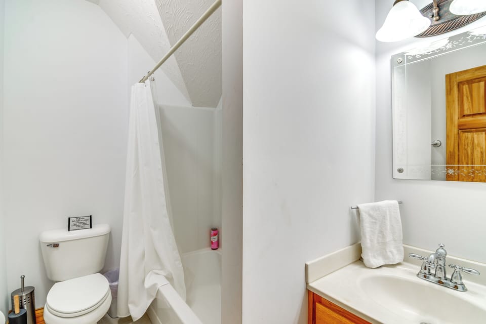 En-Suite Bathroom