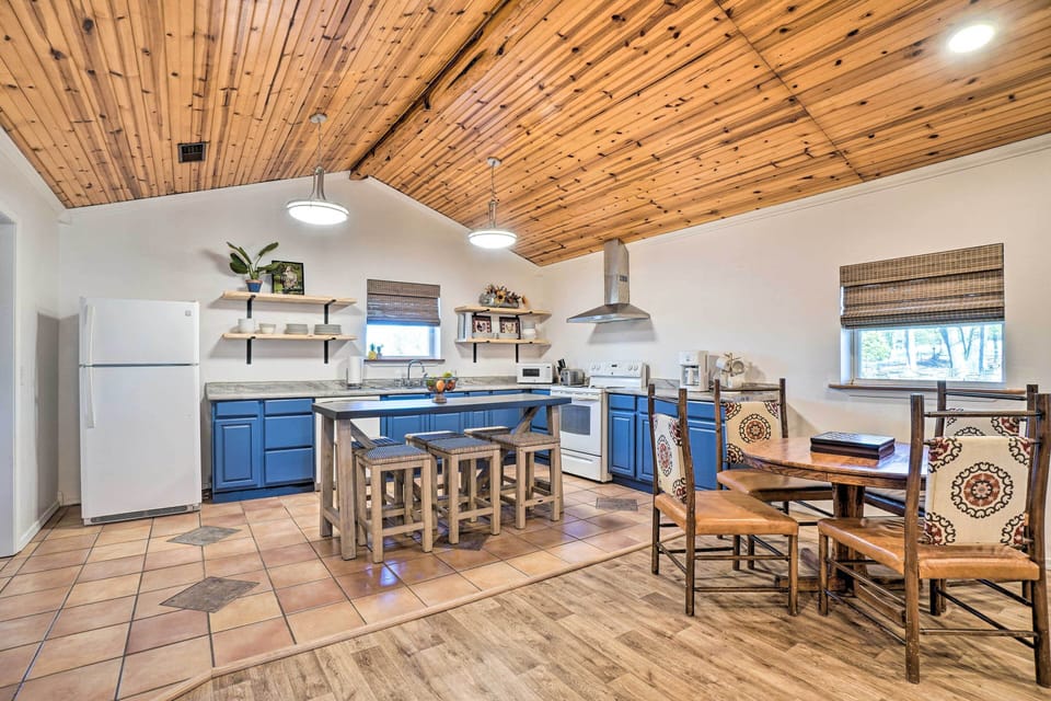 Kitchen | Fully Equipped | Dining Area