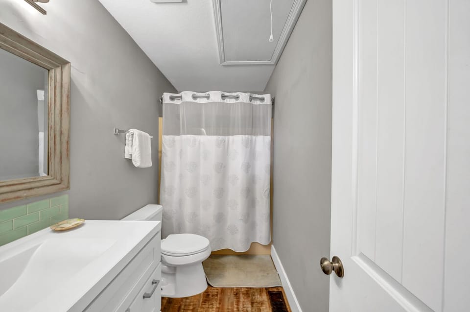 2nd Bedroom Attached Bathroom