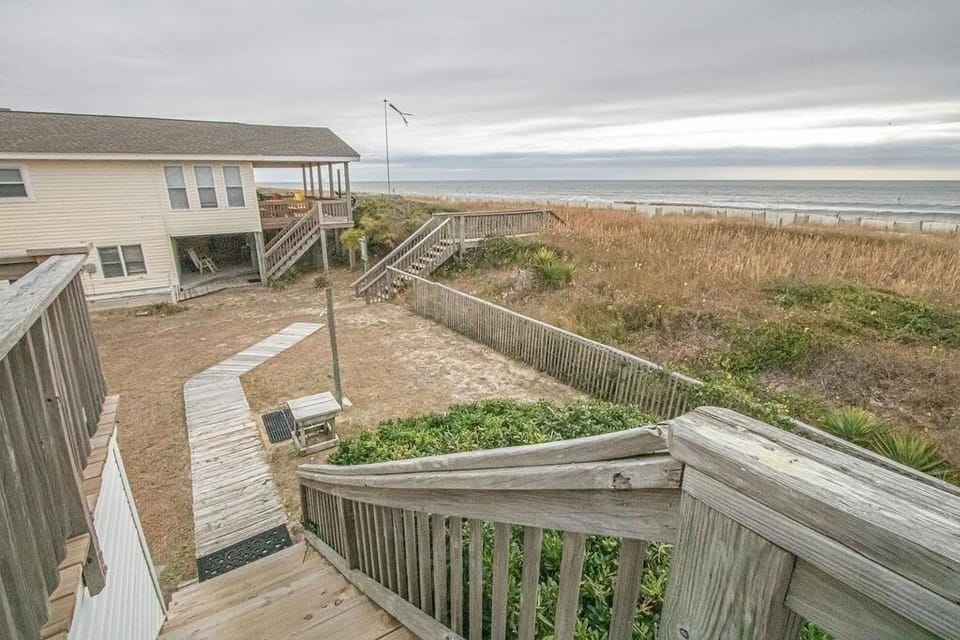 House, 2 Bedrooms | Property grounds