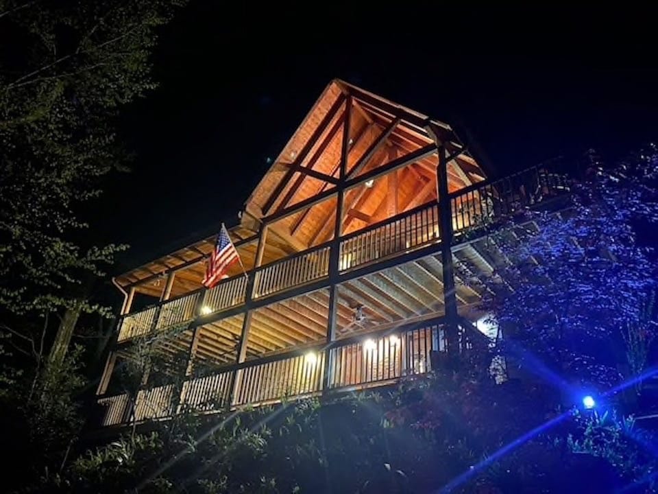 Welcome to the Lure Me Inn Cabin!
