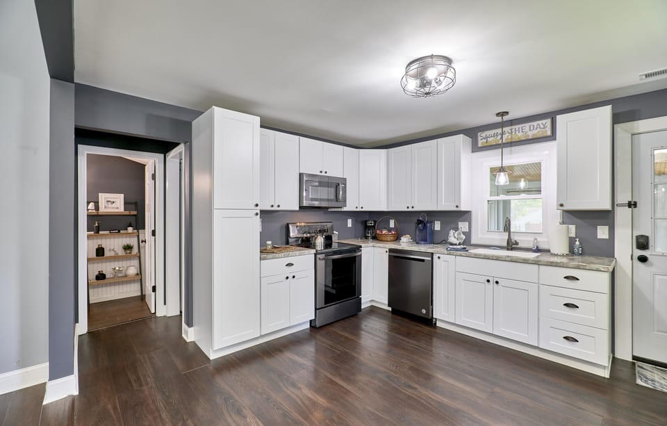 240 Boone St 027