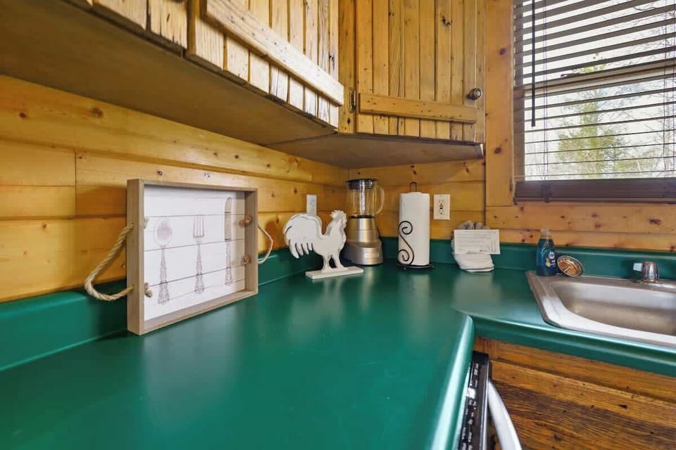 Plenty of prep space.