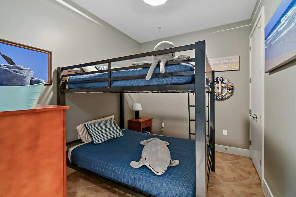 Bunk Room (full over full)