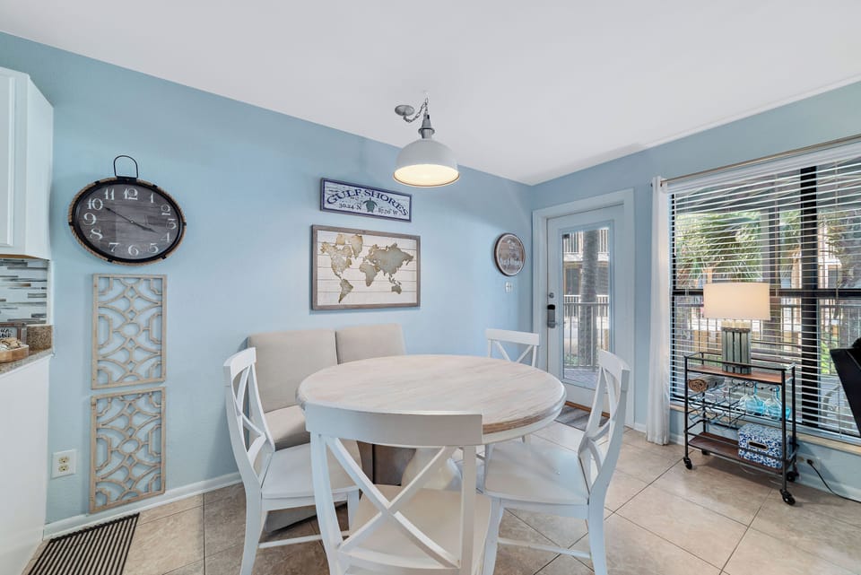 Bringing a touch of Gulf Shores to the kitchen! Love the decor and the inviting atmosphere.