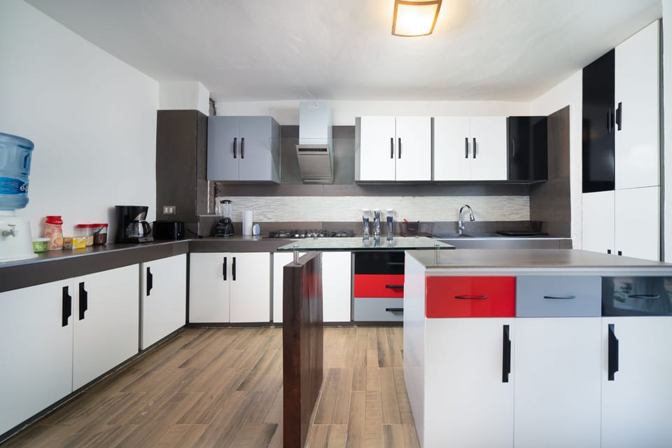 Oven, cookware/dishes/utensils