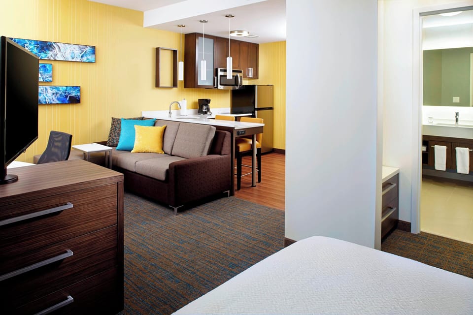 In-room safe, desk, laptop workspace, blackout drapes