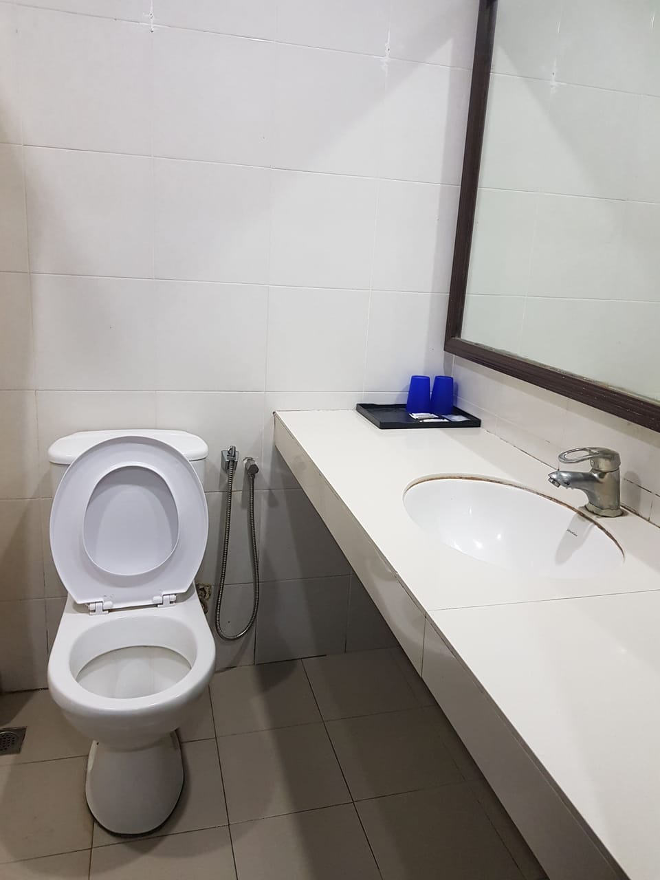 Bathroom sink