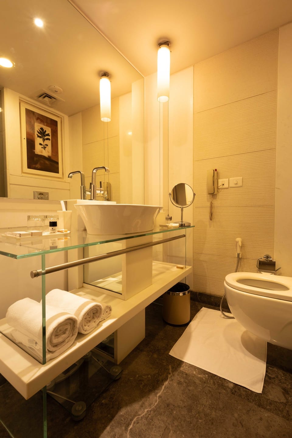 Standard Room | Bathroom | Shower, free toiletries, hair dryer, bathrobes