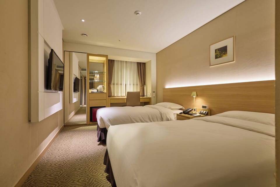 Twin Room, No Windows (Bathtub) | 1 bedroom, minibar, in-room safe, desk