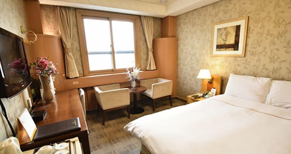 Standard Double Room | Premium bedding, minibar, in-room safe, desk