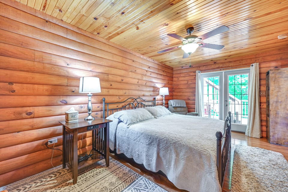 Bedroom 1 | King Bed