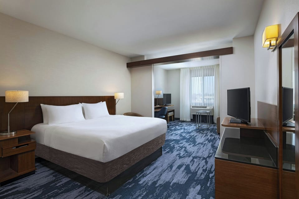 In-room safe, desk, iron/ironing board, free WiFi