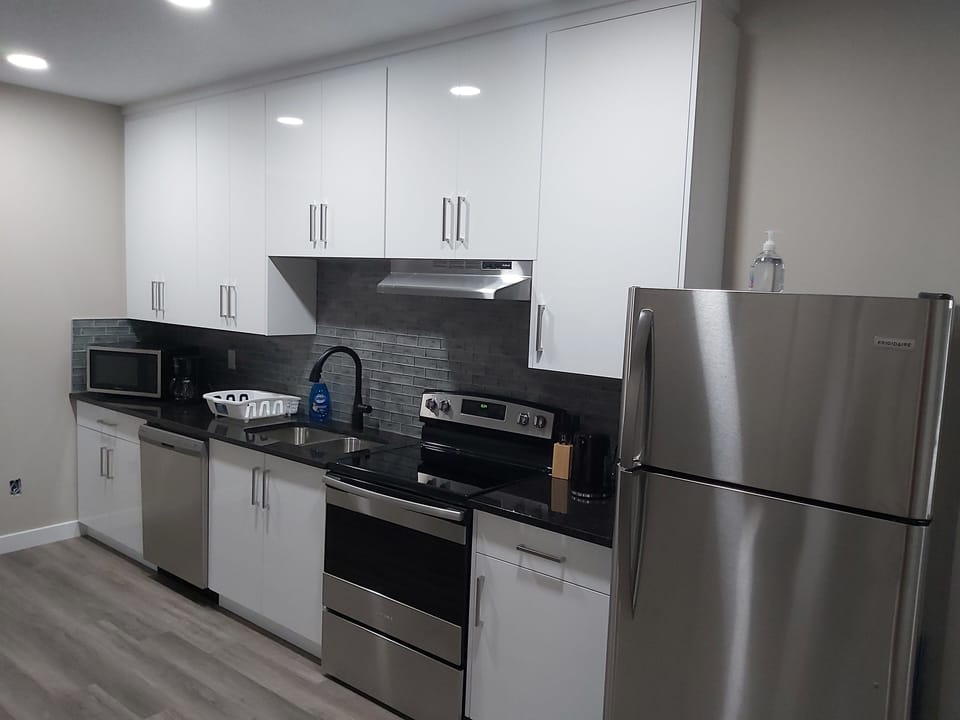 Large kitchen for your 'home' stay.