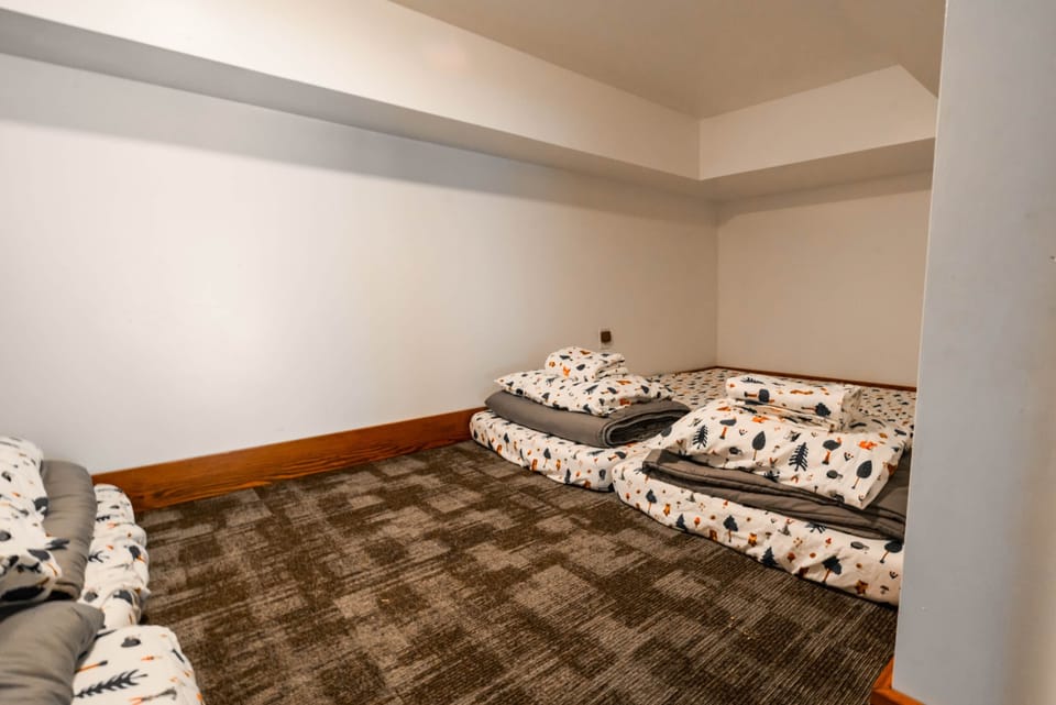 Cabin 6 | Lower Level | Sleeping Cubby