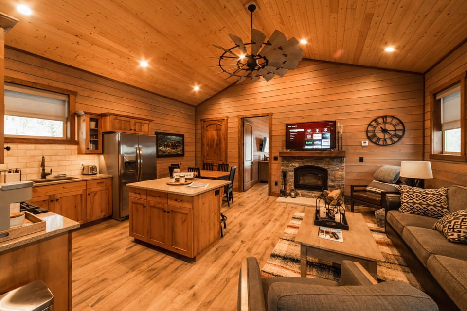 Cabin 4 | Top Level | Living Area (1)