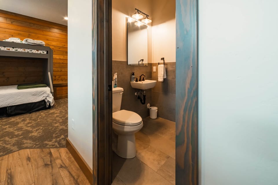 Level 2 - Half Bath