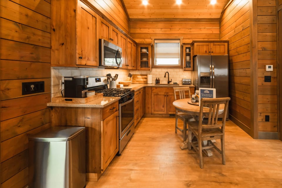 Level 1 - Kitchen Area