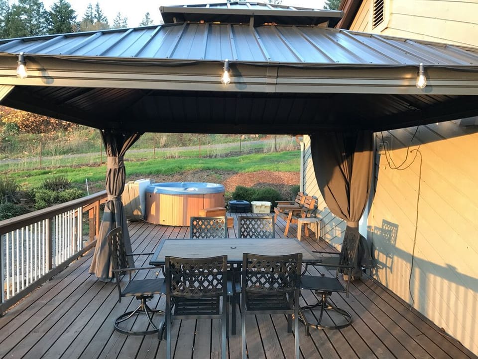 Gazebo on the desk