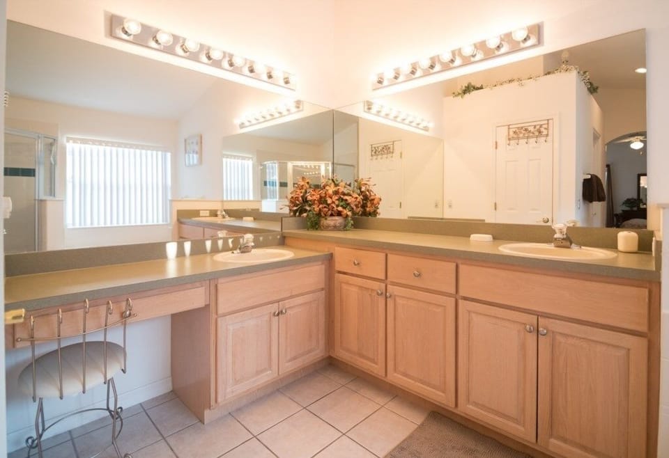 Cumbrian Retreat 4 Bedroom Home by RedAwning House in Kissimmee