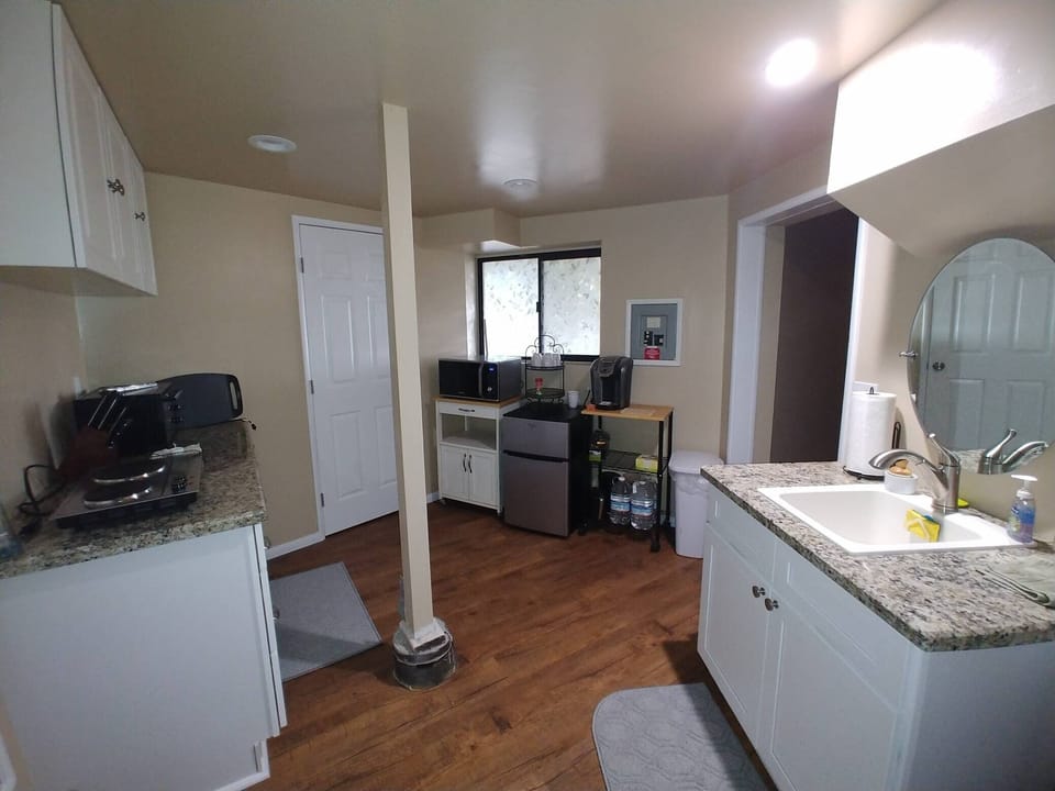 Full view of kitchenette
