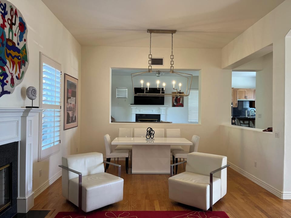 Big living area to relax and socialize 