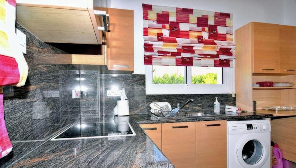 Villa, 3 Bedrooms, Smoking, Private Pool | Private kitchen