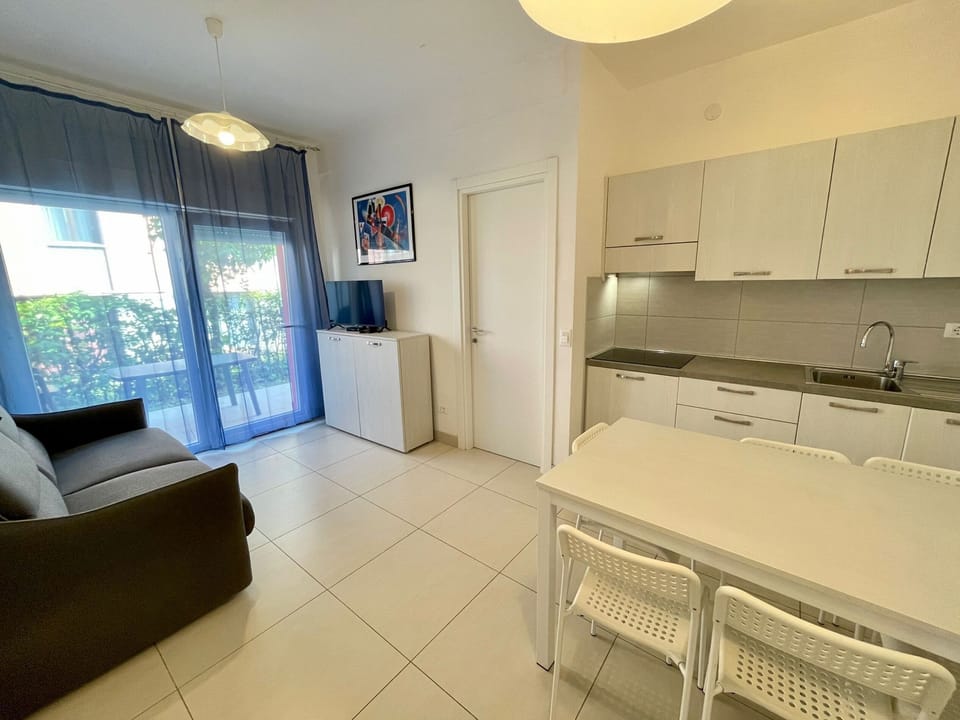 Apartment, 2 Bedrooms, Patio, Garden View | Interior