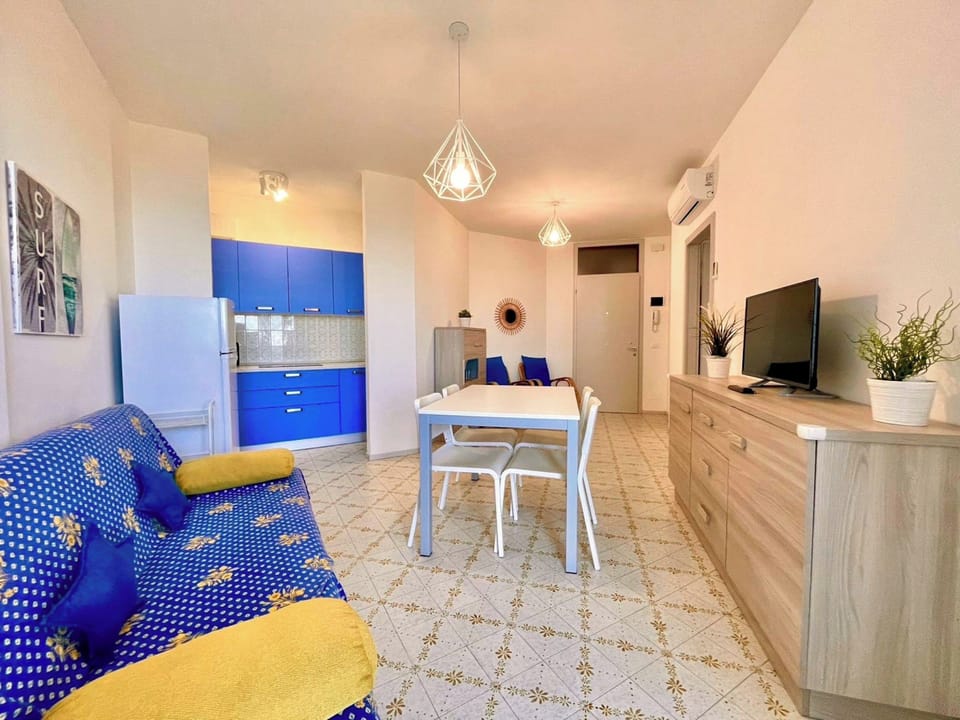 Apartment, 1 Bedroom, Balcony, Ocean View | Room amenity