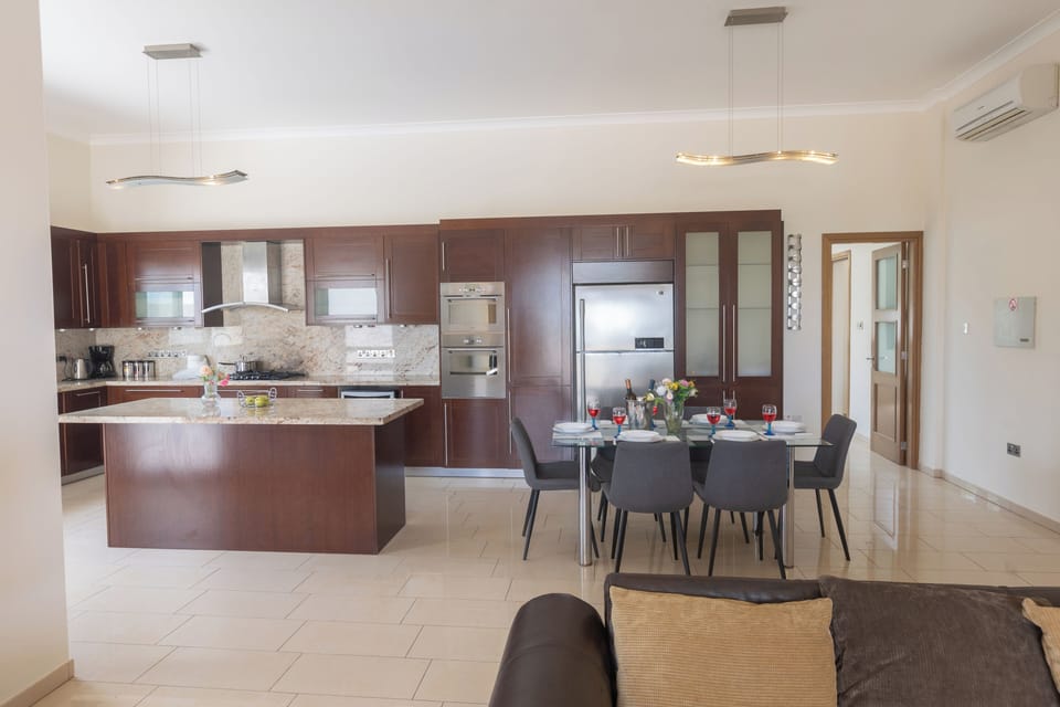 Villa, Multiple Bedrooms, Private Pool, Garden View | Interior