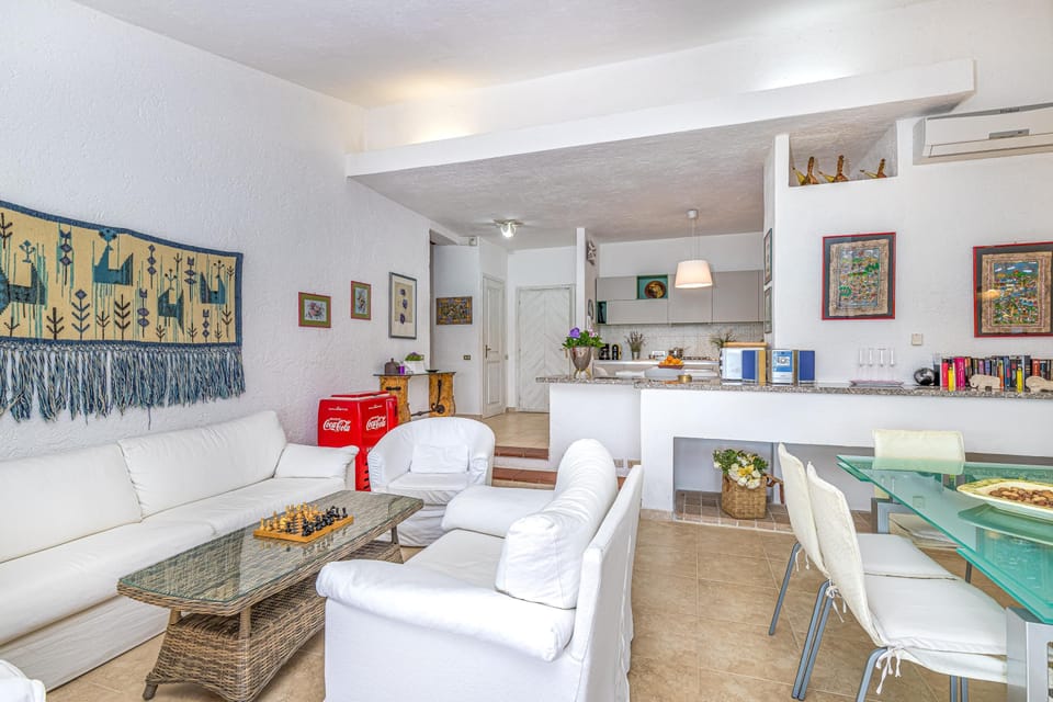 Family Villa, 3 Bedrooms, 2 Bathrooms, Sea Facing (Villa Oleandri 50m From Seashore) | Dining