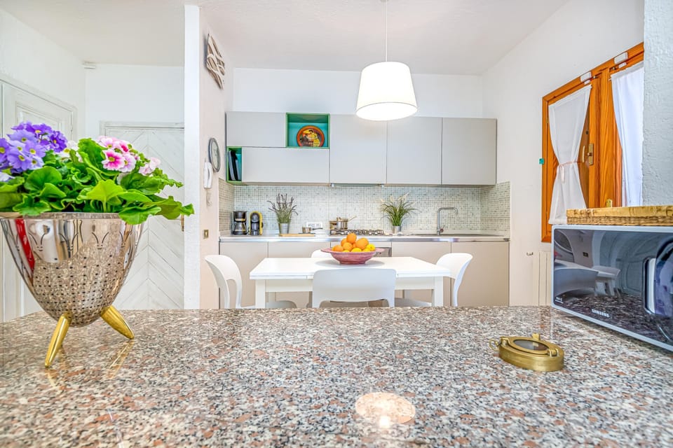 Family Villa, 3 Bedrooms, 2 Bathrooms, Sea Facing (Villa Oleandri 50m From Seashore) | Private kitchen | Stovetop, electric kettle