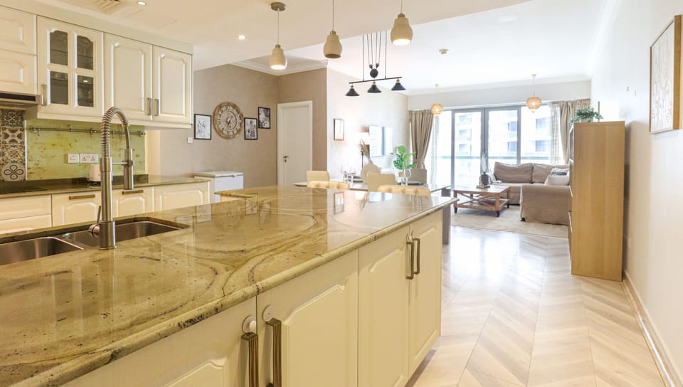 Design Apartment | Private kitchen | Fridge, microwave, oven, stovetop