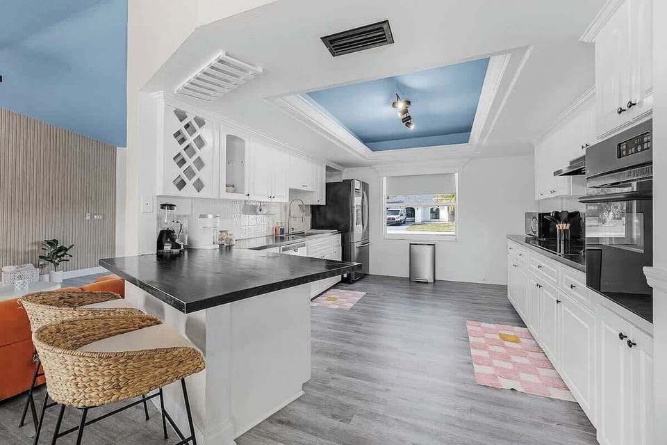 Spacious kitchen 