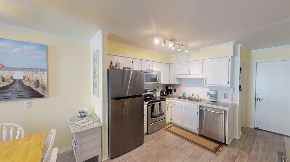 Full kitchen