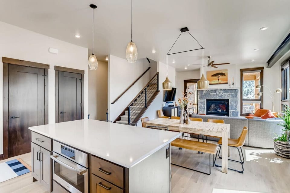 Full-size luxury kitchen