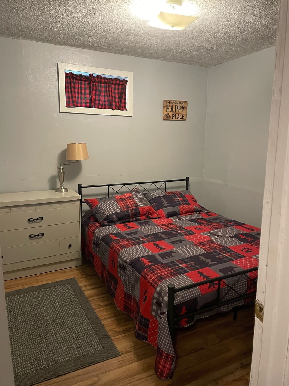 Queen size bed 
