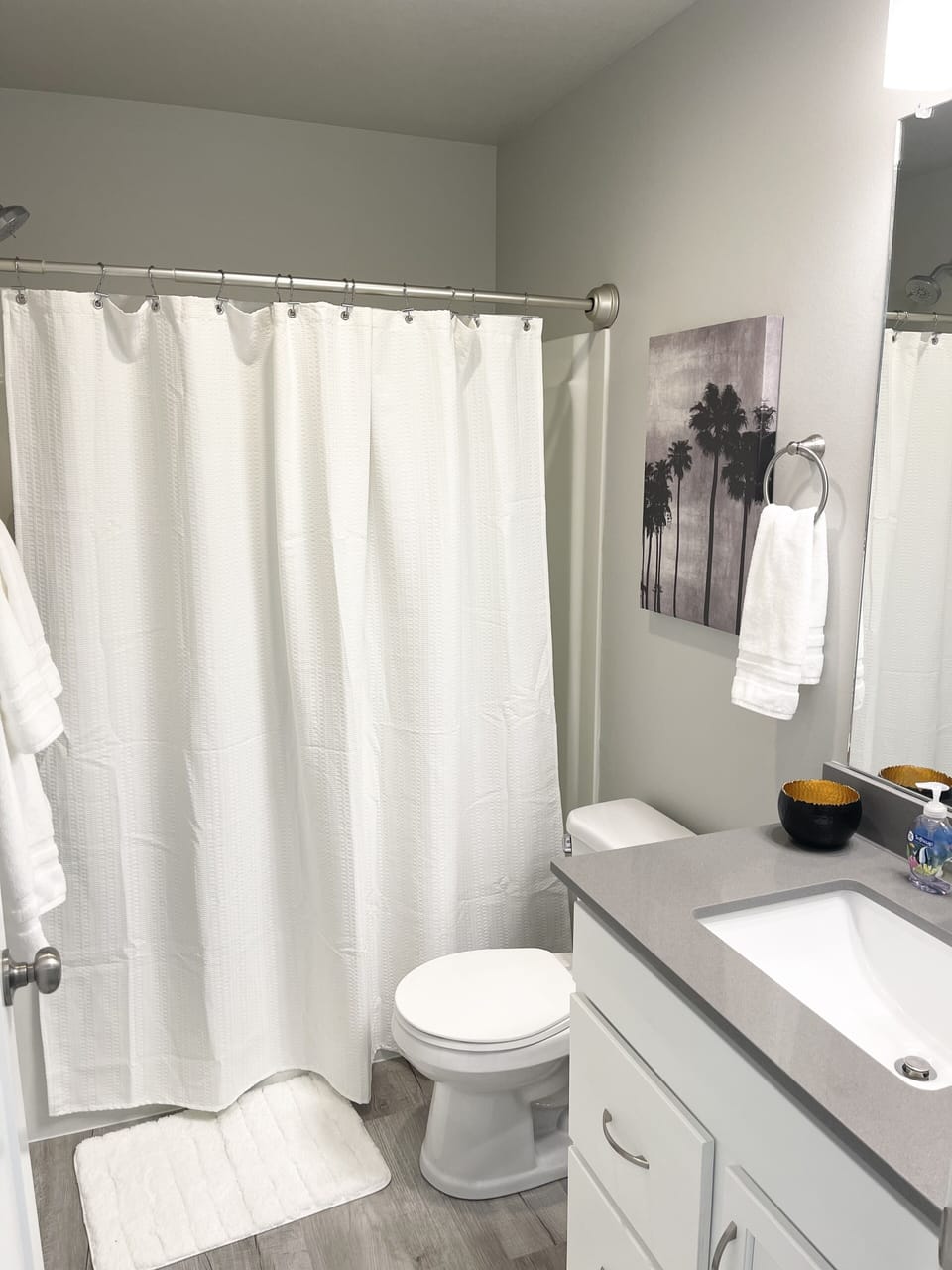 Upstairs Guest Bathroom with bathtub