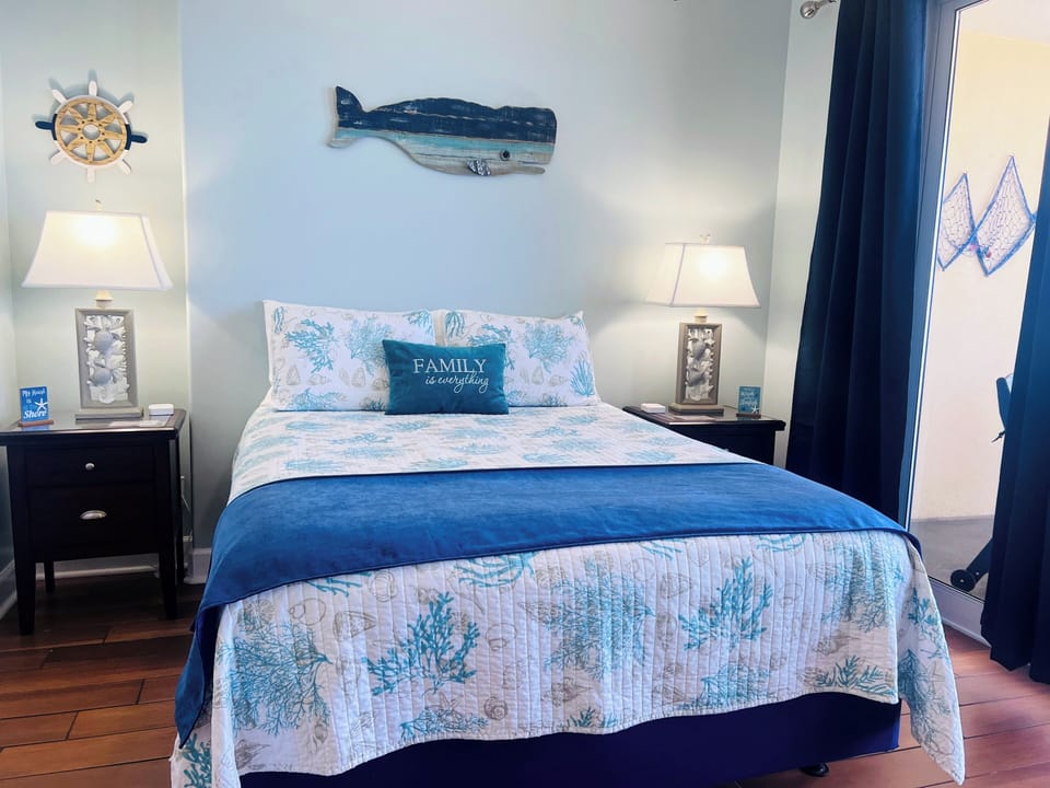 Master room with QUEEN bed and DARKENING curtains to sleep in comfortable!