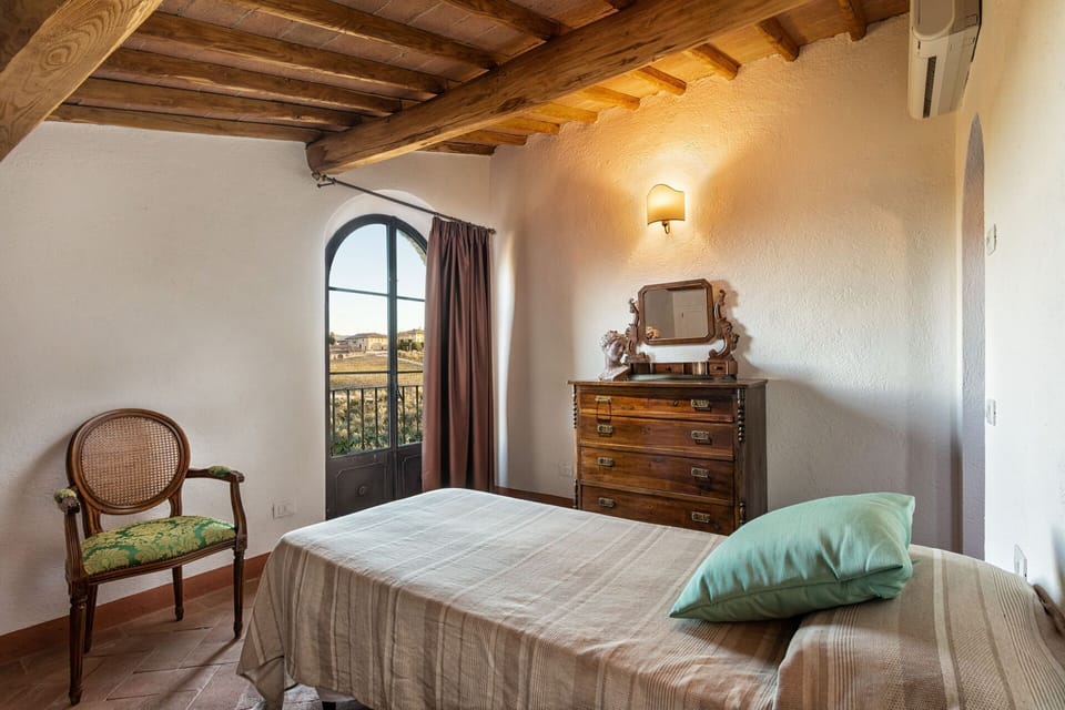 agriturismo-la-papessa-chianti-san-donato-multipropriet-robina-bedroom