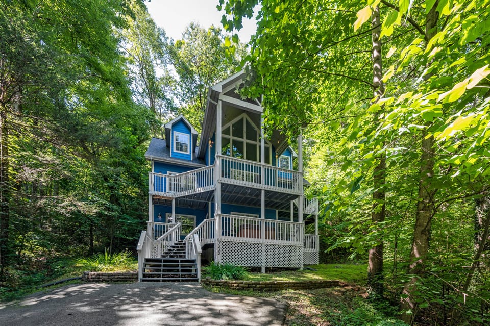 Front View with the Driveway