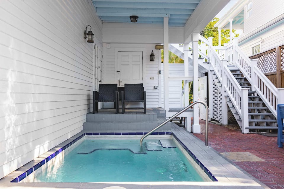 Shared Heated Pool