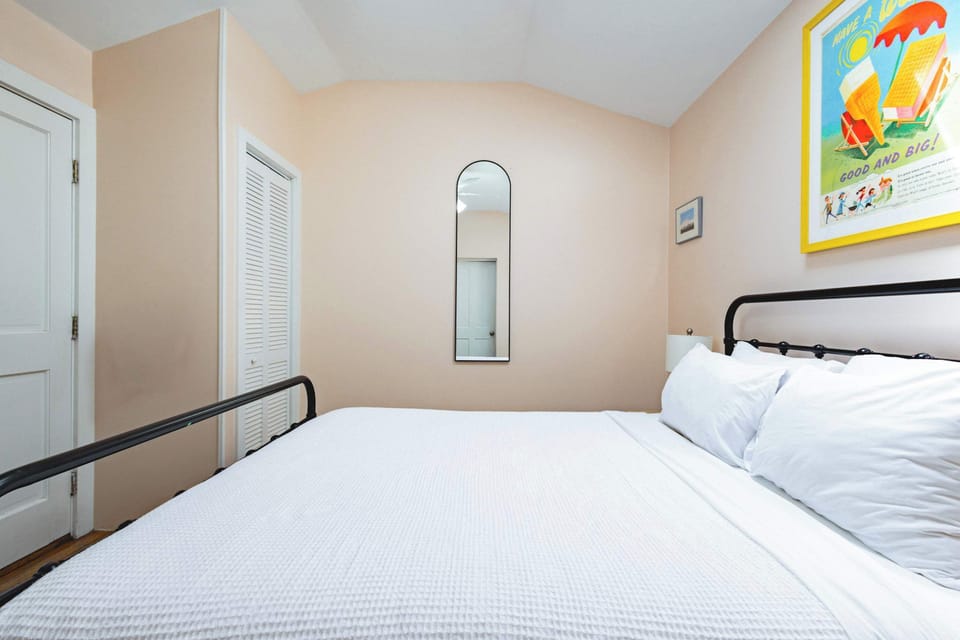 Queen Bedroom