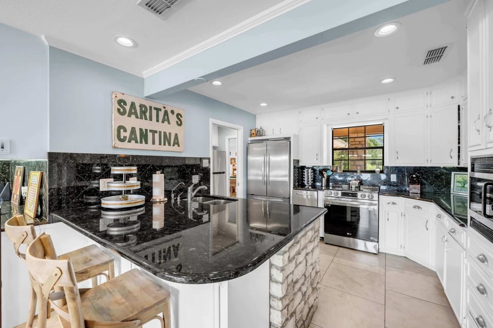 Kitchen includes your essentials + ice maker + drip and keurig coffee machines