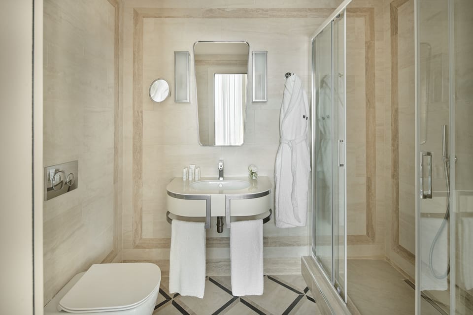 Rainfall showerhead, free toiletries, hair dryer, bidet