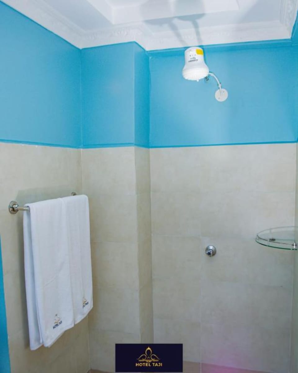 Shower, towels