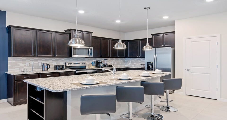 Kitchen: Fully equipped culinary space.