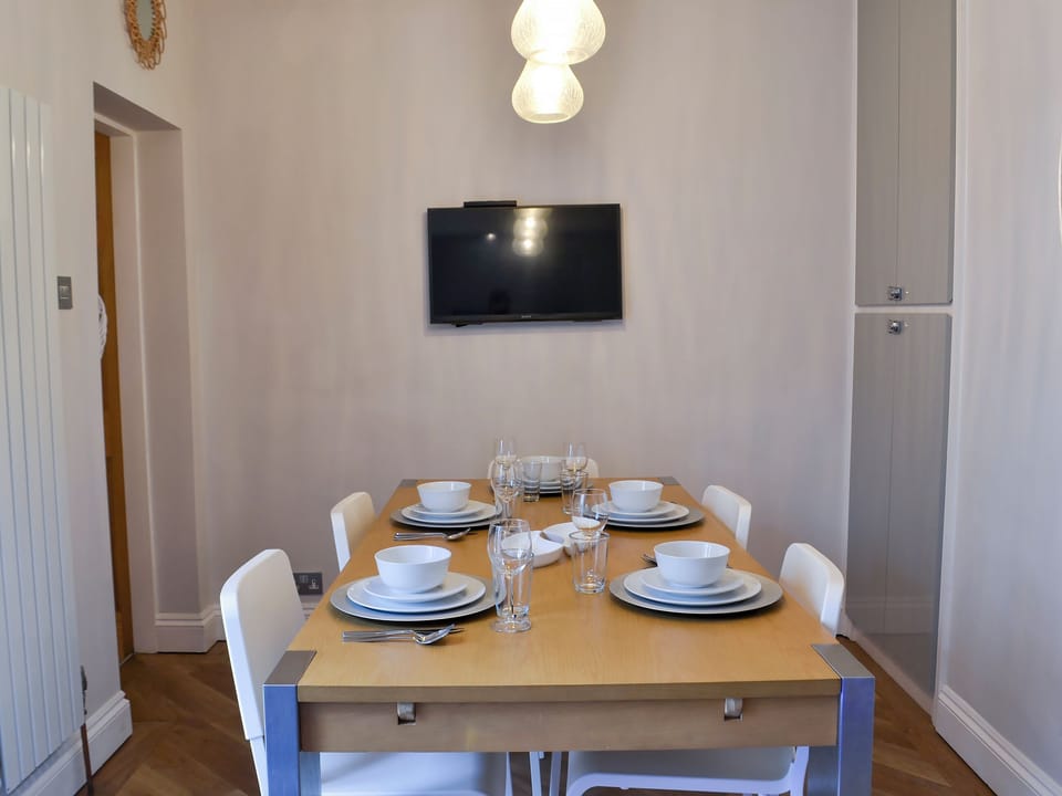 Dining room | Nala&rsquo;s Cottage, Skegness
