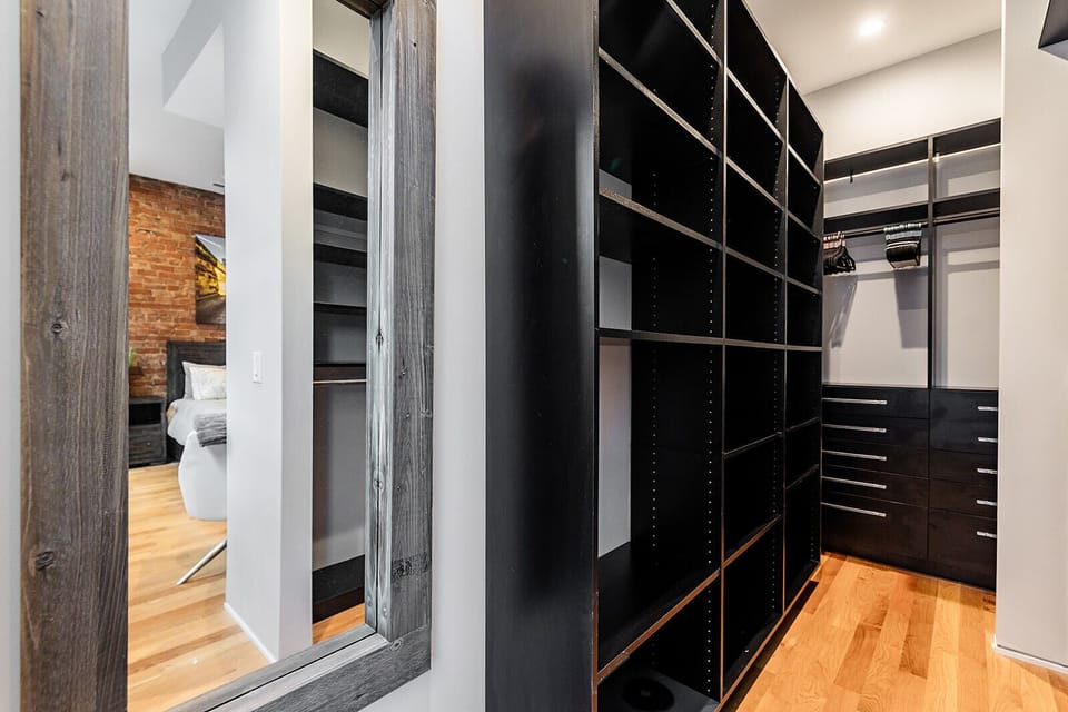 Closet in Queen Bedroom